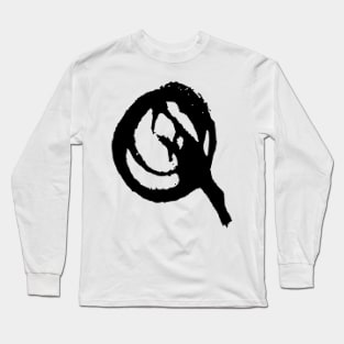 Dark and Gritty letter Q from the alphabet Long Sleeve T-Shirt